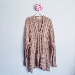 Onetheland Oversized Tan V-neck Sweater